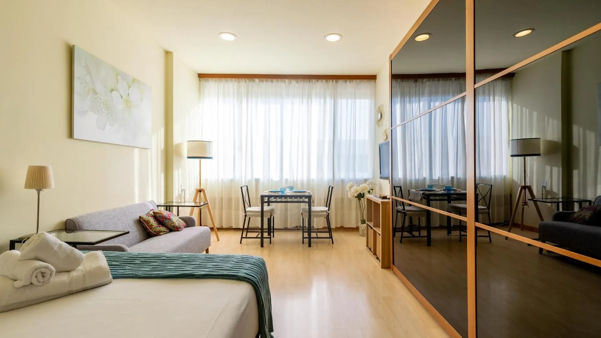 Holi-Rent Martin Villa Seville 0*,  Spain