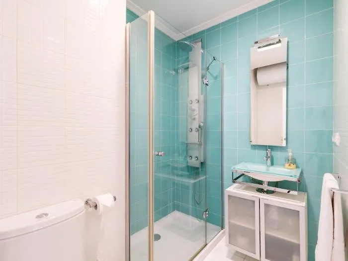 Holi-Rent Martin Villa Seville Apartment